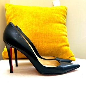 Elegant Black Stiletto Heels